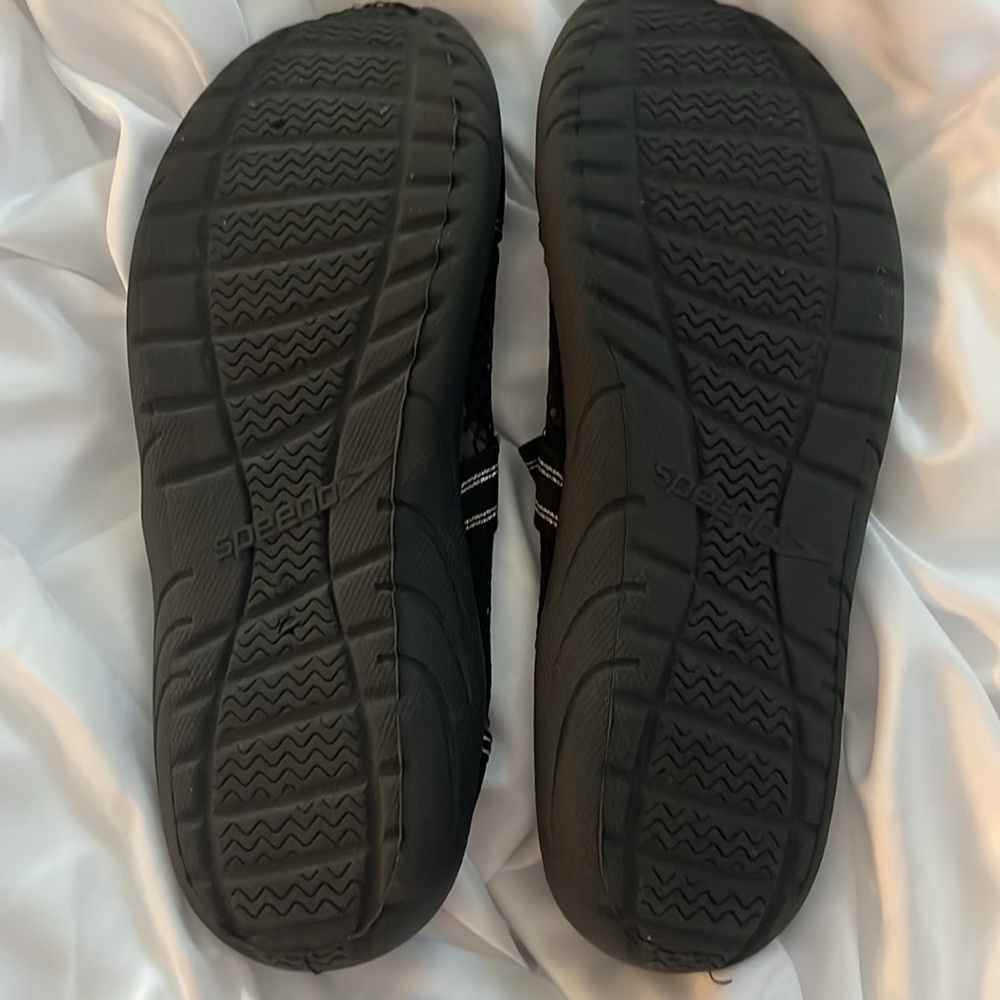 Speedo Water Shoes - Picture 2 of 5